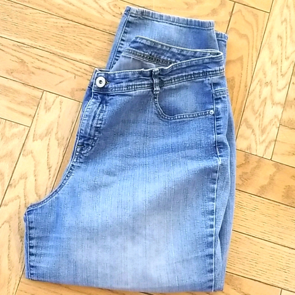Womens blue Jean's. Size 18WS with tummy control